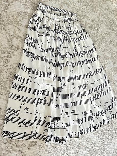 Midi sukňa notová osnova, xs