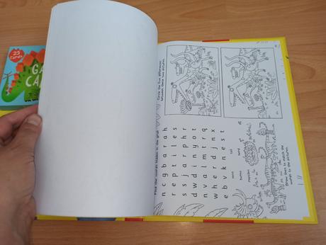 Dinosaur activity pack, 