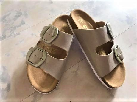 Ortopedické šľapky béžové so zlatým popraškom, 38