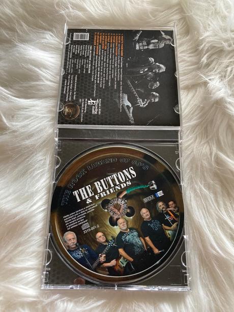 Cd the buttons and friends,