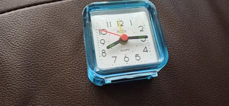 Retro budík quartz,