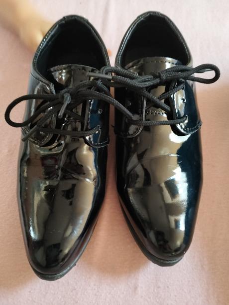 Chlapčenské lakované topanky, 33