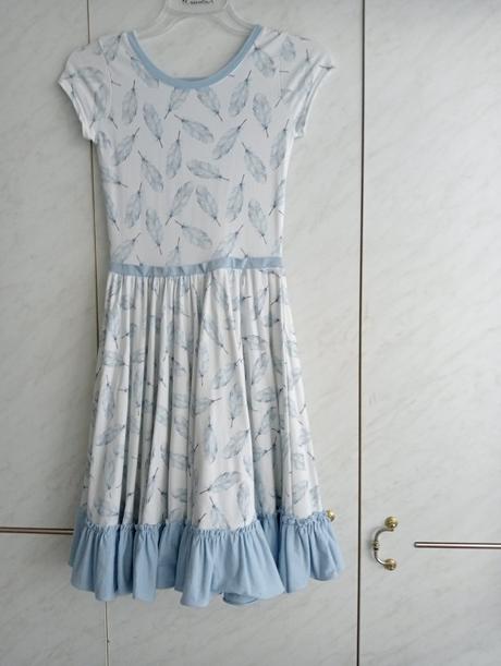 Nádherné šaty zuppa, 146