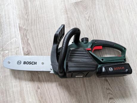 Bosch detská motorová píla, 