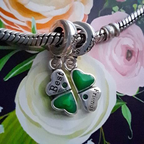 Prívesky priateľstva, 