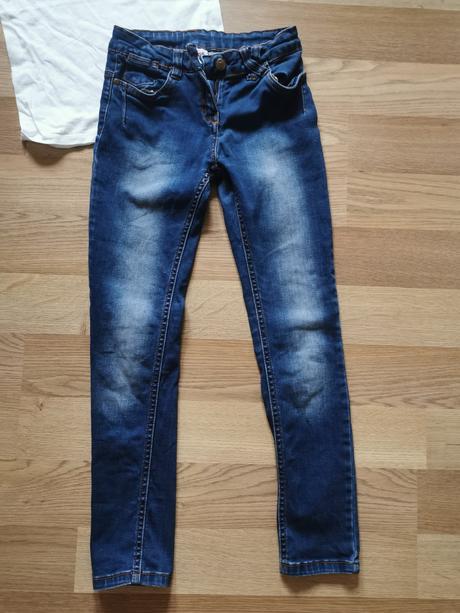 Mäkké skinny rifle + biele tričko, yigga,140