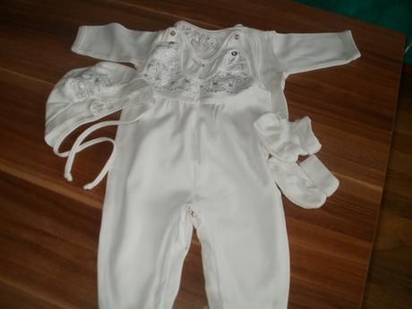 Dojčenská súprava na slávnostnú príležitosť, 68