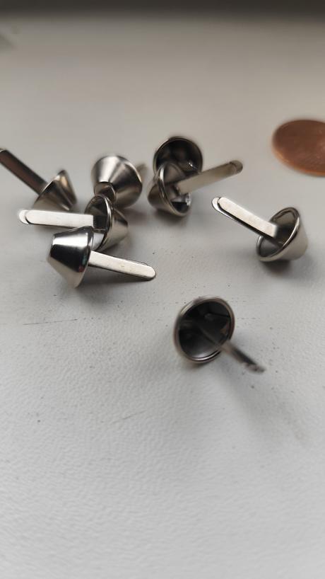 Kovové nožičky na kabelku, 