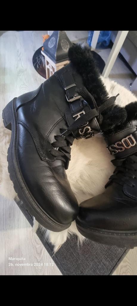 Zimne topanky s kozusinou, 38