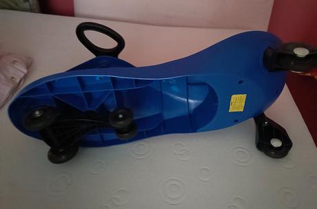 Otočné autíčko s riadidlami, 