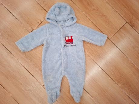 Chlpatučký overal, 74