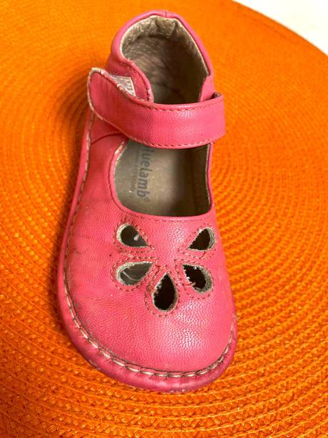 Kotníkové sandálky na suchý zips, 22