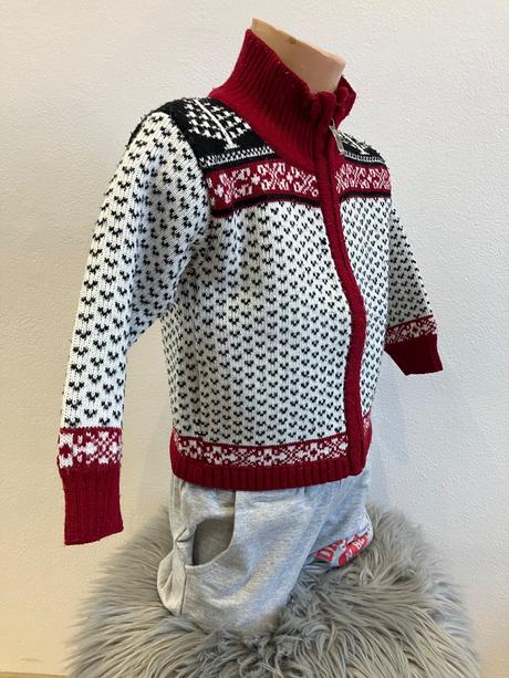 Chlapčenský vzorovaný sveter, 98