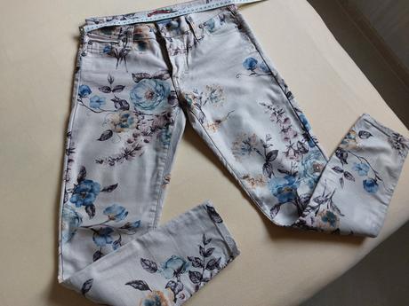 Krásne elastické talianske rifle,. nohavice -s, pleas,s