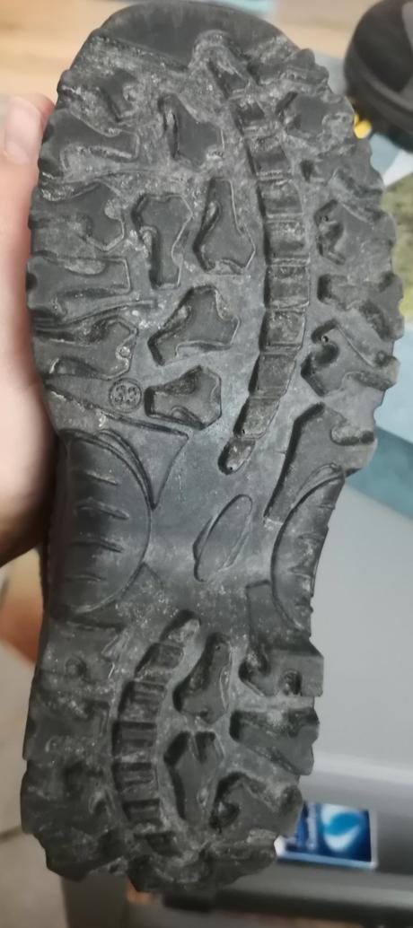 Turistické topánky, 33