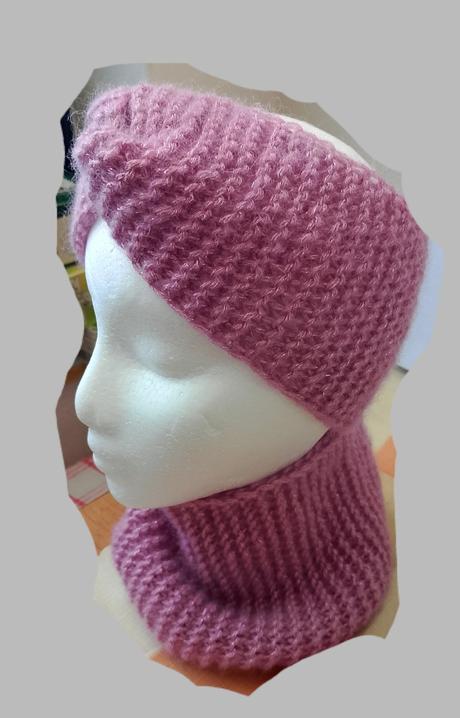 Čelenka s nákrčníkom,