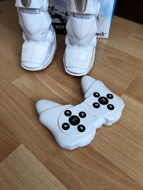 Robot na dialkove ovladanie, 