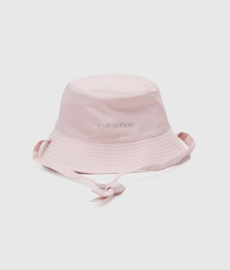 Krasny klobuk calvin klein, calvin klein