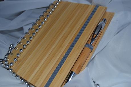 Bambusový zápisník a5 s perom,