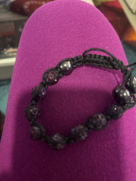 Náramok z koráliek z hematitu a granátu, 