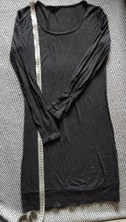 Predlžene tričko šaty, s