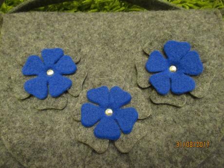 Kabelka - taštička z filcu,