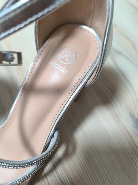 Spoločenské sandále, 37