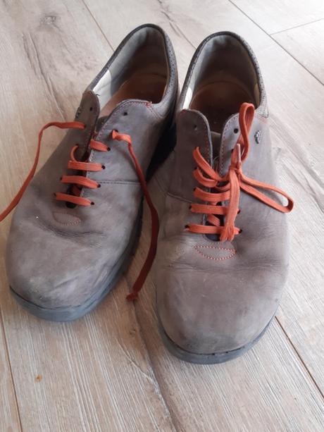 Celokožené poltopanky, 39