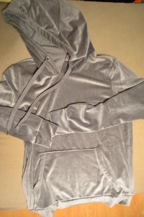 Dlhšia elastická mikina s vačkami s/l, m