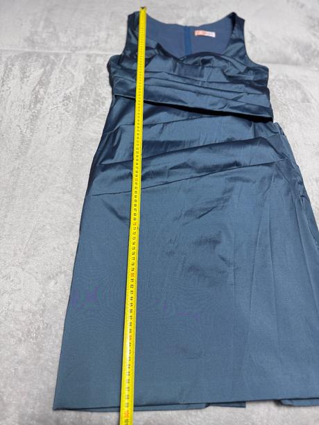 Spoločenské šaty, l