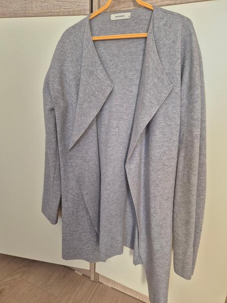 Kardigan, reserved,s