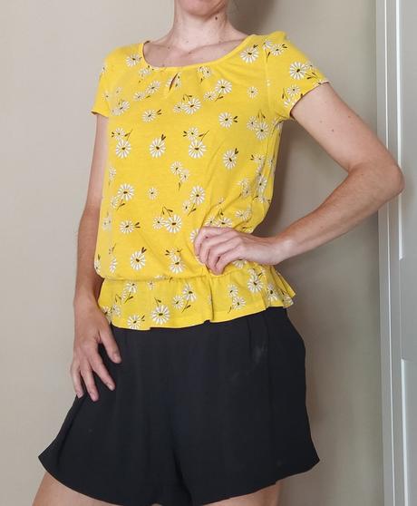 Zlte kvetovane tricko, next,s