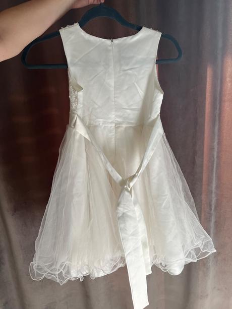 Slávnostne šaty, 140