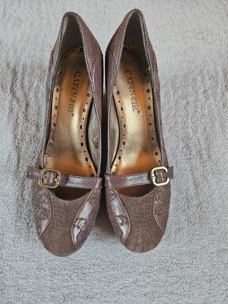 Topánky na podpätku, 37