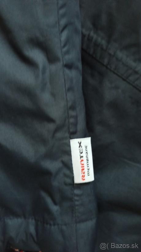 Nepremokavá bunda, 38