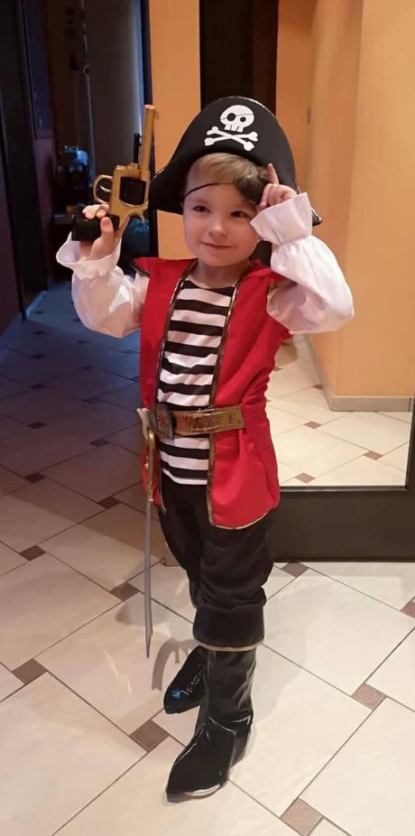 Karnevalovy kostym - pirat,