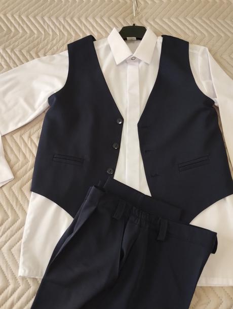 Sviatočný set nohavice, vesta a košeľa, 152