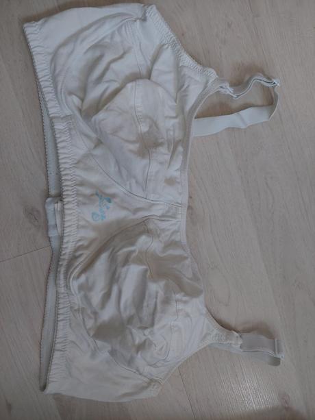 Podprsenka na kojenie 90d, 90,d