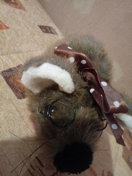 Plysák - mys s okuliarmi,