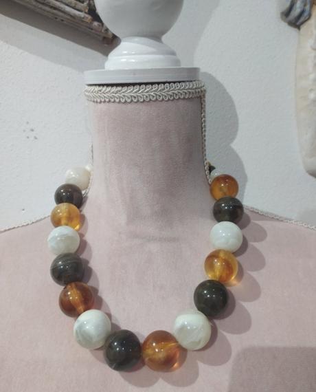Náhrdelník vo farbe jantáru, 