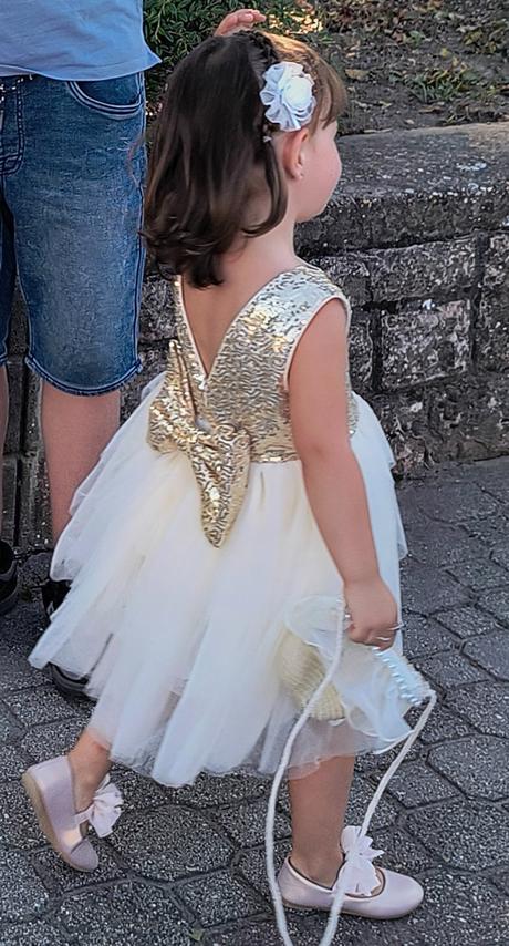 Sviatocné saty, 104