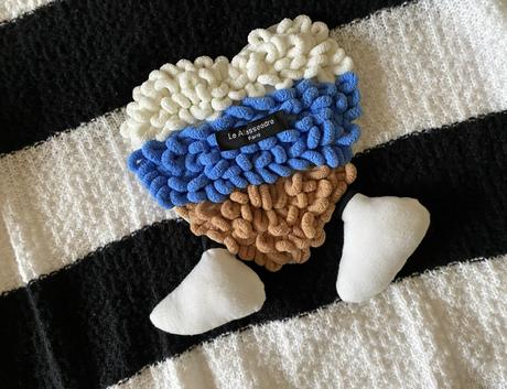 Teplý pletený pulóvrik s aplikáciou italy v. s/m, s