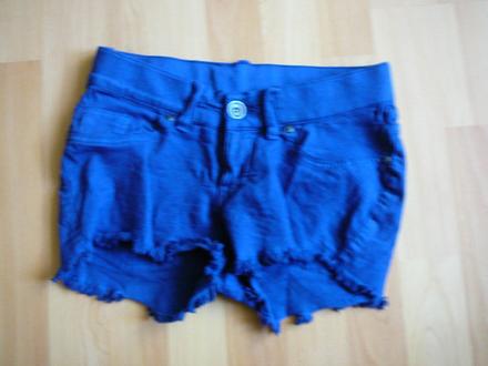 Dievcenske kratasy-elasticke, 158