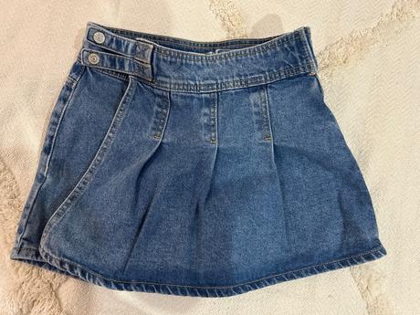 Sukňokraťasy, reserved,152