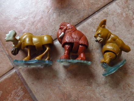 Figúrky - zvieratá - sob, mamut, medveď,