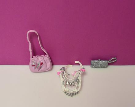 Barbie kabelky, náhrdelník, 