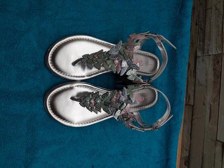 Buffalo 39 - dámske motýľové sandále, 39