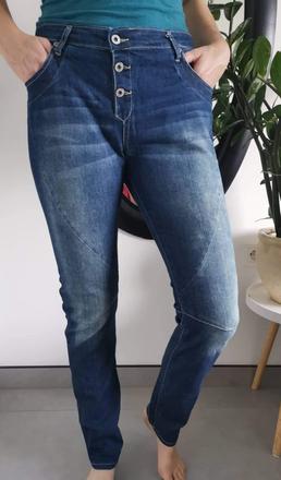 Rifle s gombíkmi, l