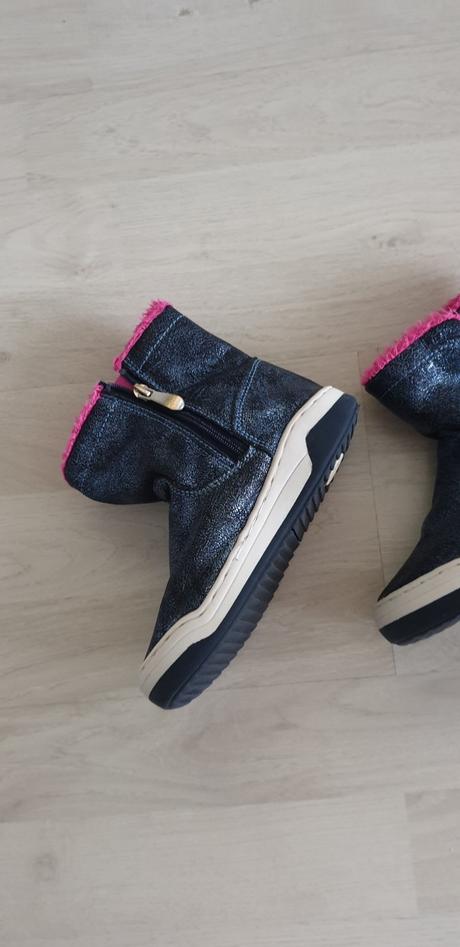 Lesklé nízke čizmy č.28, 28