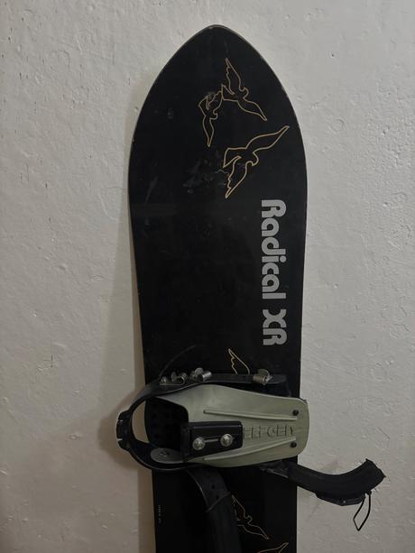 Snowboard radical silver s viazaním, 150-159 cm
